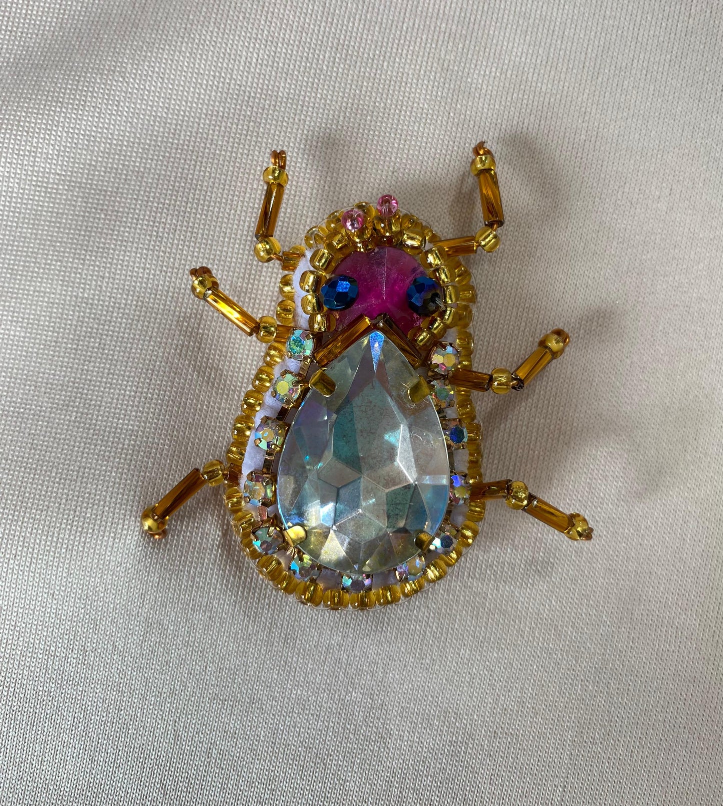 Broche De Escarabajos